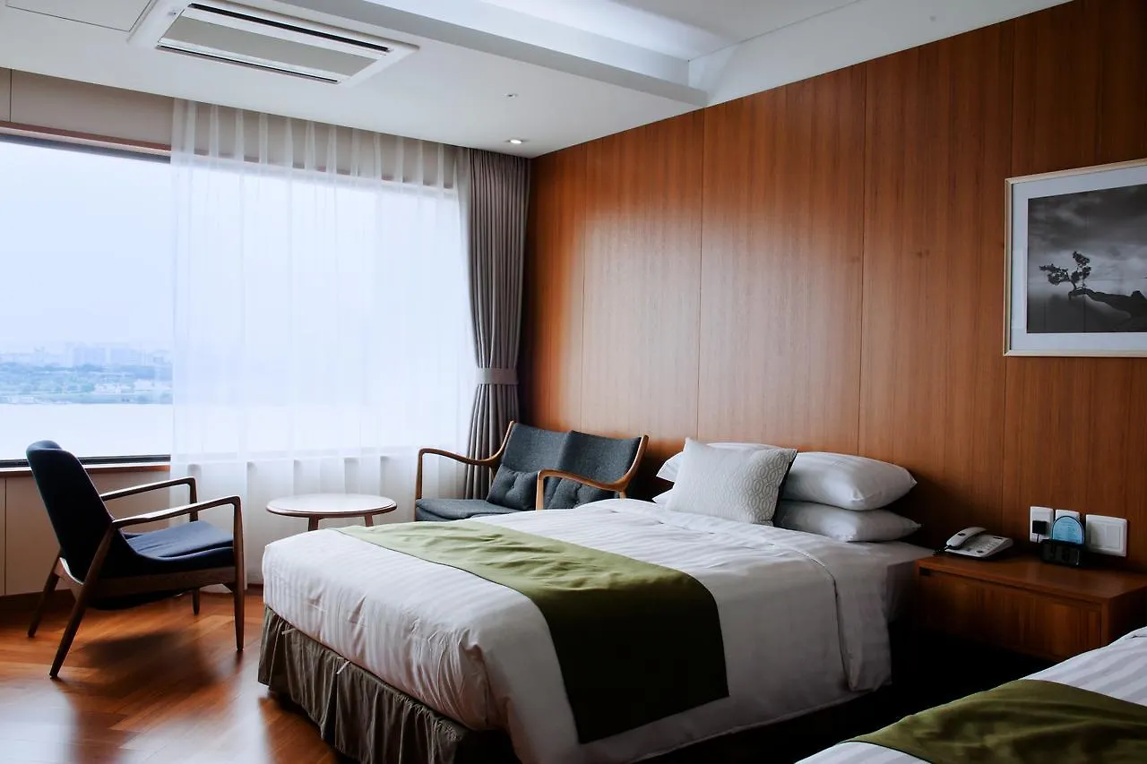 Han Kang Hotel Seúl