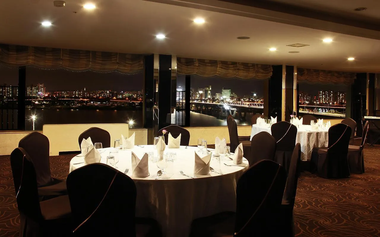 Han Kang Hotel Seúl